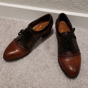 L'Artiste Brown Ankle Shoe